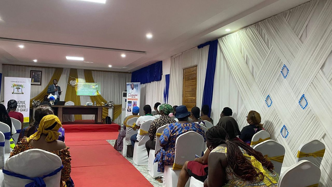 séance de sensibilisation dédiée à la lutte contre les cancers féminins